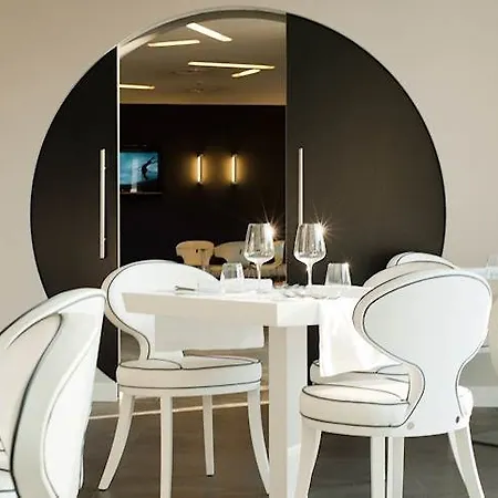 Club 4*