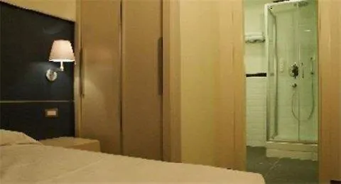 家庭俱乐部套房酒店