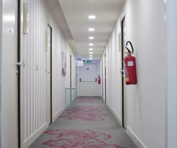 家庭俱乐部套房酒店